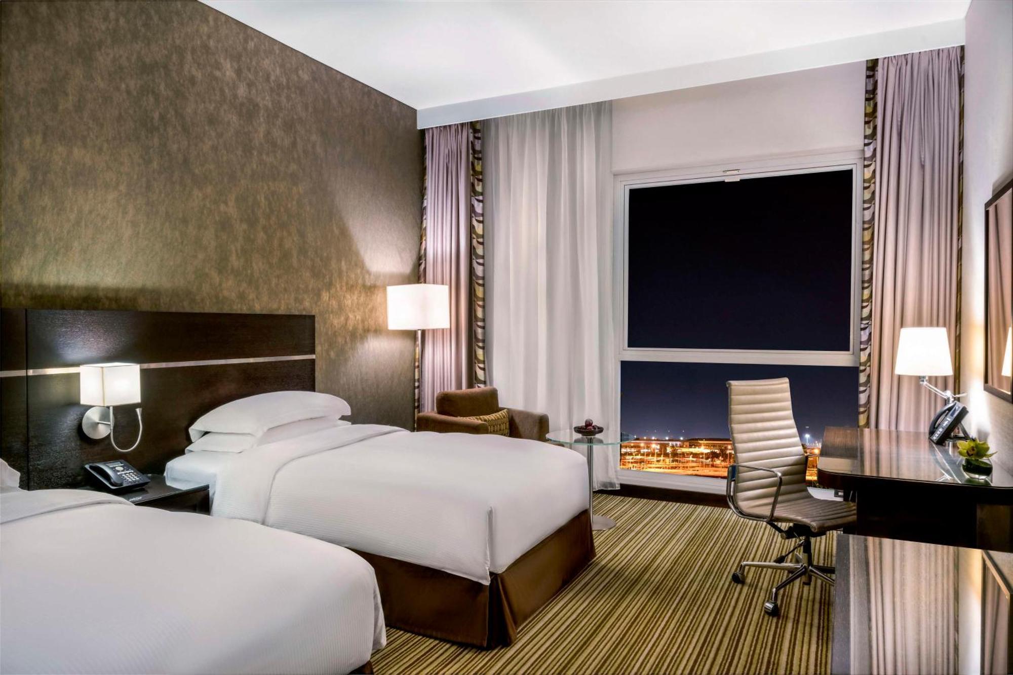 Отель Hyatt Regency Oryx Доха Экстерьер фото